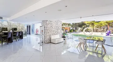 Fergus Style Cala Blanca Suites