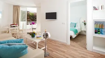 FERGUS Style Cala Blanca Suites ****