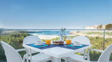 Fergus Style Carema Beach