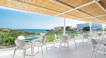 Fergus Style Carema Beach