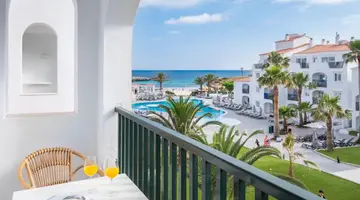 FERGUS Style Carema Beach