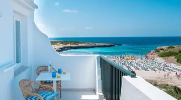 Fergus Style Carema Beach