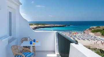 FERGUS Style Carema Beach