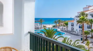 Fergus Style Carema Beach