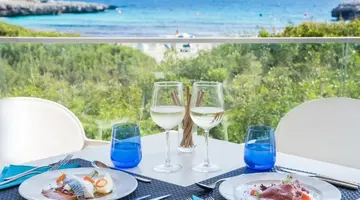FERGUS Style Carema Beach
