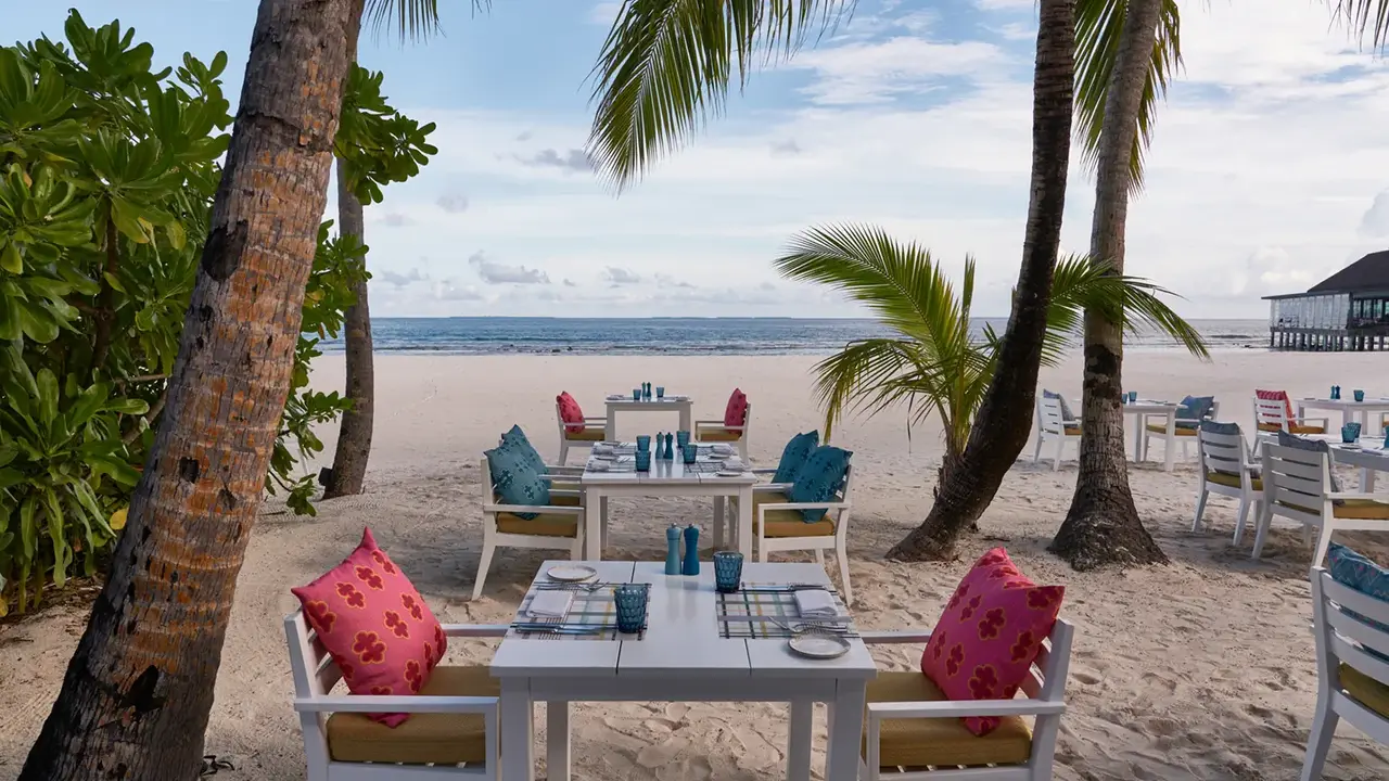 FINOLHU, A SEASIDE COLLECTION RESORT