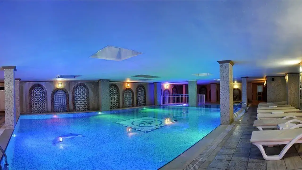 First Class Hotel