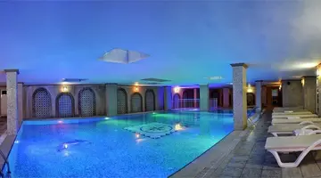 First Class Hotel