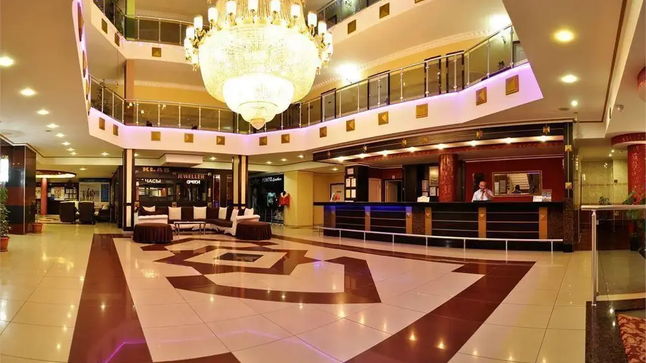 First Class Hotel