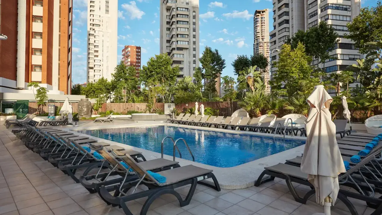 Flamingo Beach Resort - Adults Recommend
