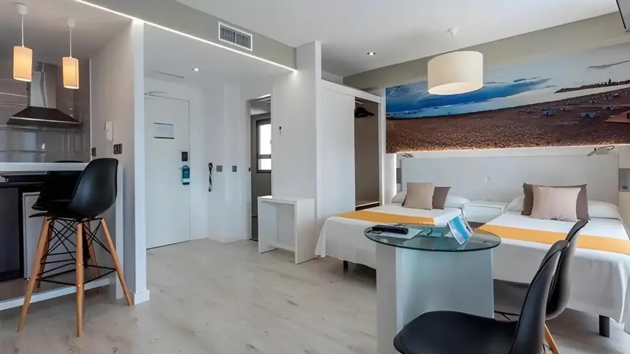 Flamingo Beach Resort - Adults Recommend