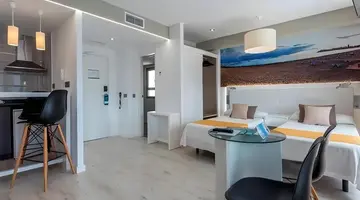 Flamingo Beach Resort - Adults Recommend