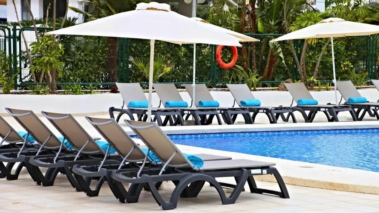 Flamingo Beach Resort - Adults Recommend