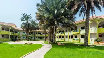 FLAMINGO BEACH RESORT