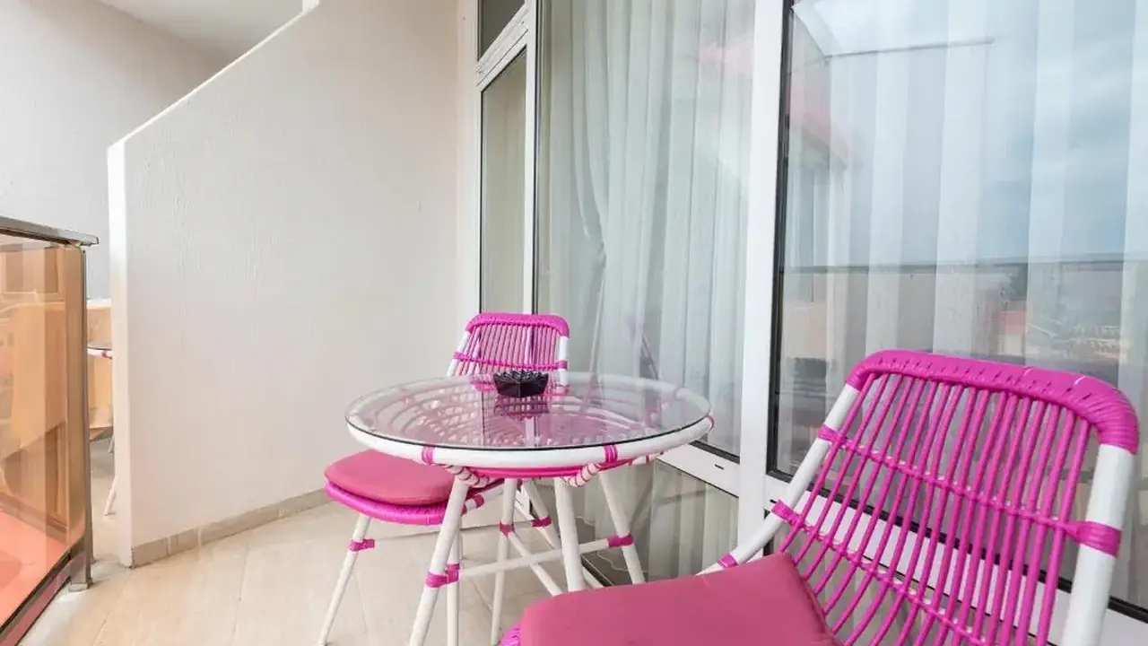 FLAMINGO BEACH