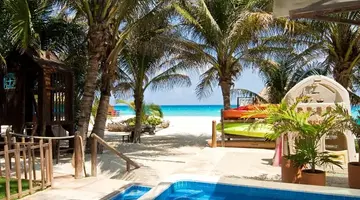 Flamingo Cancun Resort