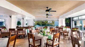 Flamingo Cancun Resort