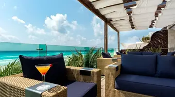 Flamingo Cancun Resort
