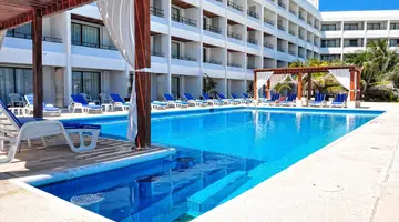 Flamingo Cancun Resort