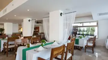 Flamingo Cancun Resort
