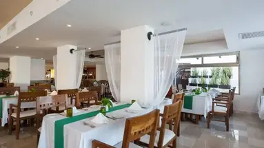 Flamingo Cancun Resort