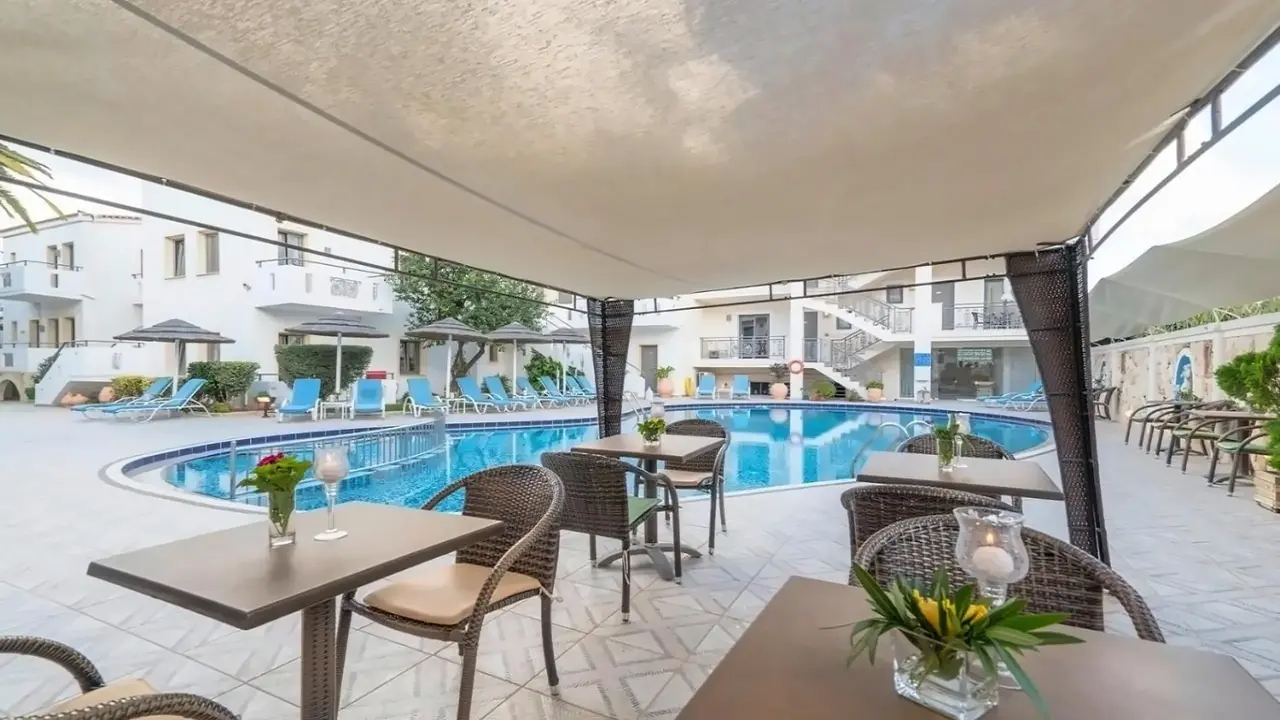 Flamingos Hotel
