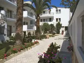 Flamingos Hotel