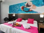 Flash Hotel (Adults Only)