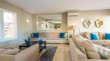 FlipFlop Surfing Playa Apartments