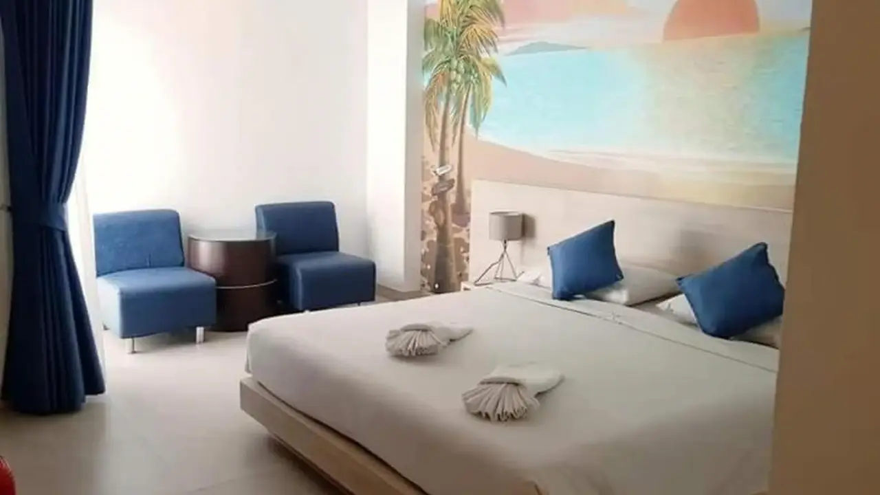 Flipper House