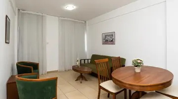 Flora Hotel Apartments