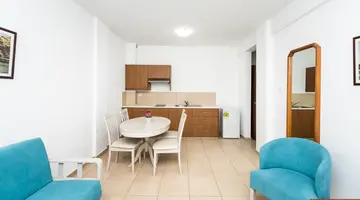 Flora Hotel Apartments