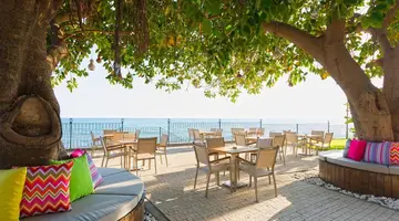 FLORIA BEACH