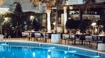 Flower Hotel & SPA