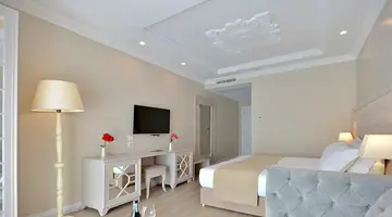 Flower Hotel & SPA