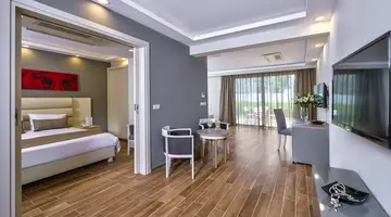 FODELE BEACH & WATER PARK HOLIDAY RESORT