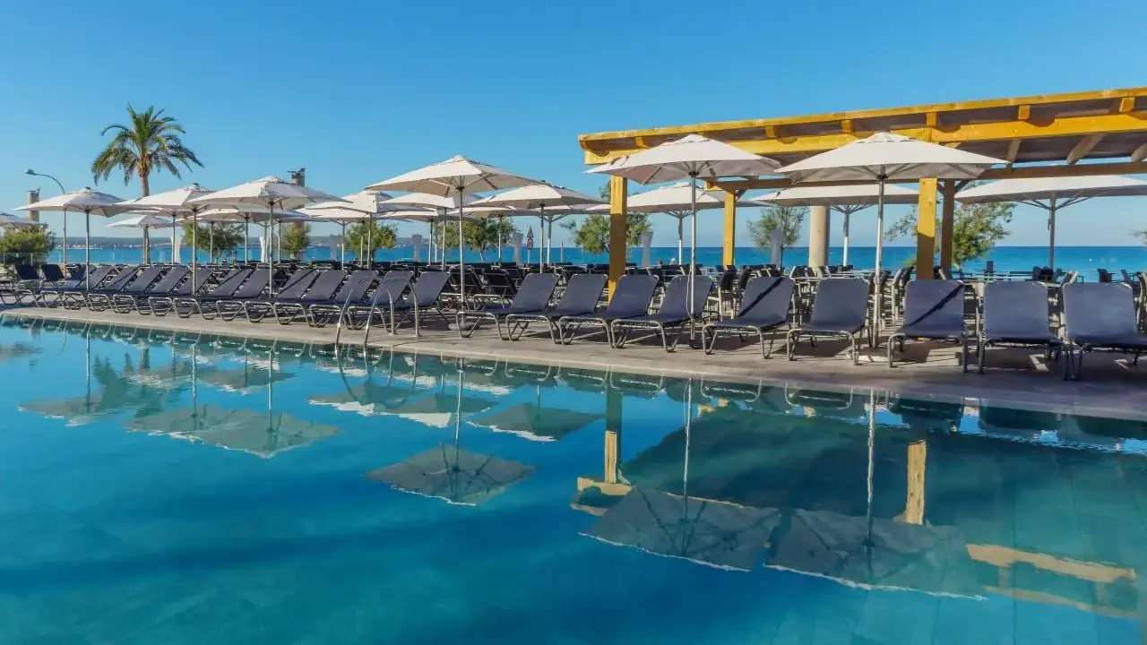 Fontanellas Playa Aparthotel