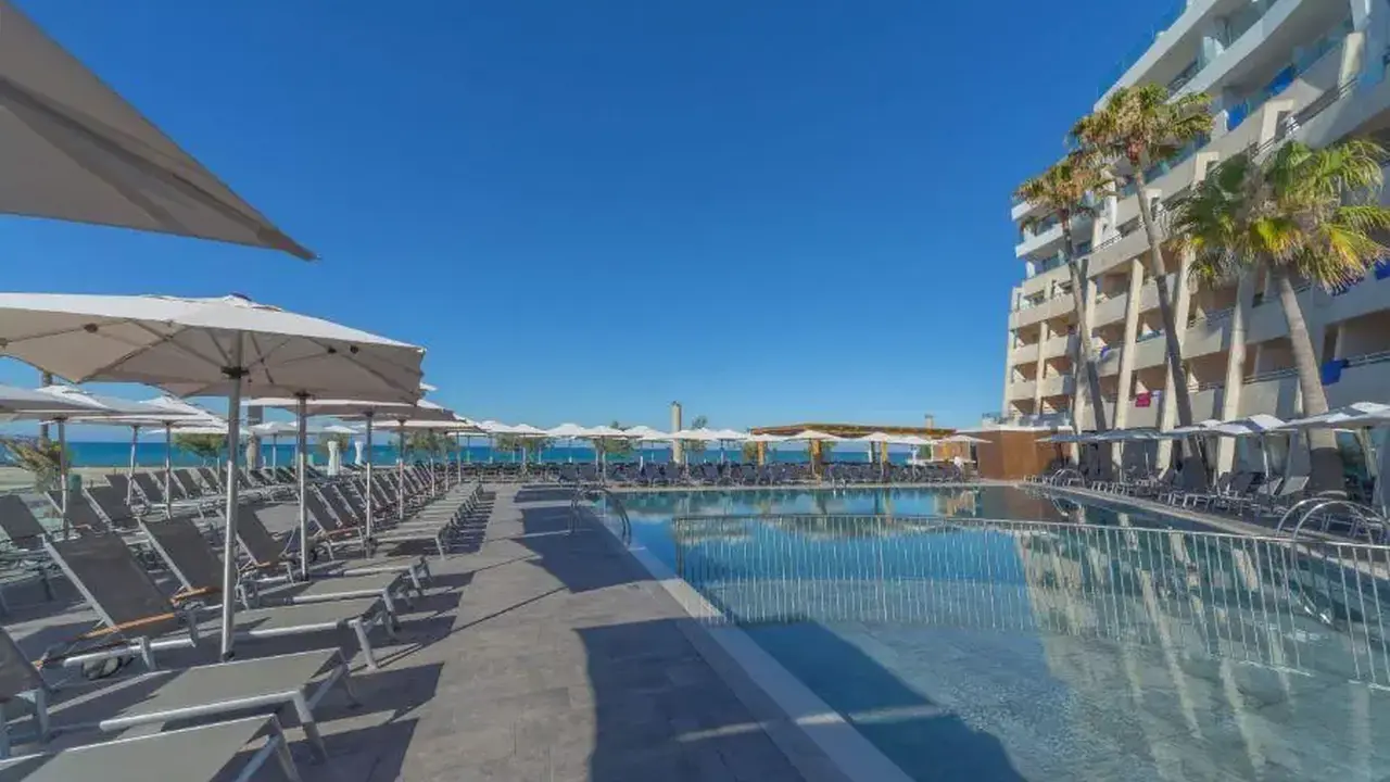 Fontanellas Playa Aparthotel