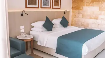 Fort Arabesque - The West Bay
