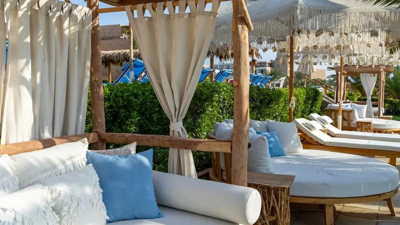 Fort Arabesque - The West Bay