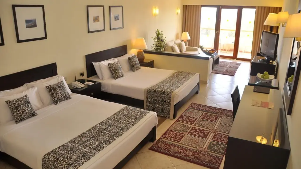 Fort Arabesque - The West Bay
