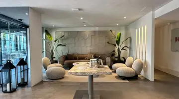 FOUR HILLS HOTEL