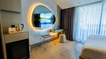 FOUR HILLS HOTEL