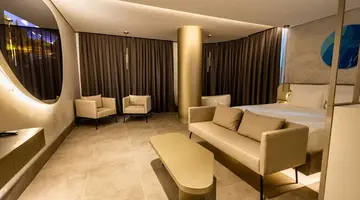 FOUR HILLS HOTEL