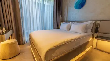 FOUR HILLS HOTEL