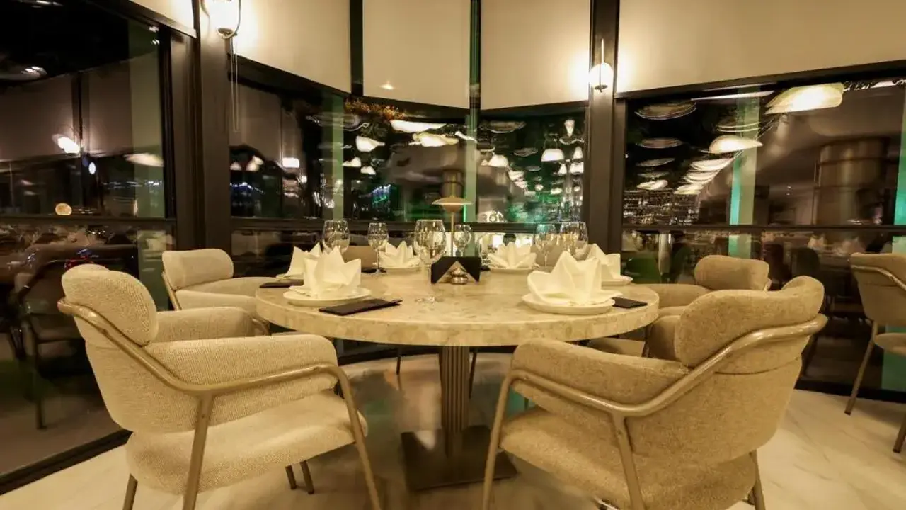 FOUR HILLS HOTEL