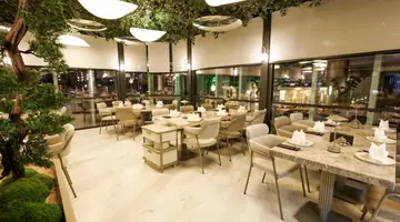 FOUR HILLS HOTEL