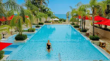 Four Seasons Hotel