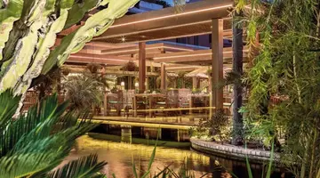 Four Seasons Hotel