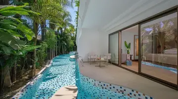 Four Seasons Hotel